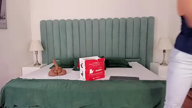 Scarlett  Noir online show from April 20, 8:43 pm