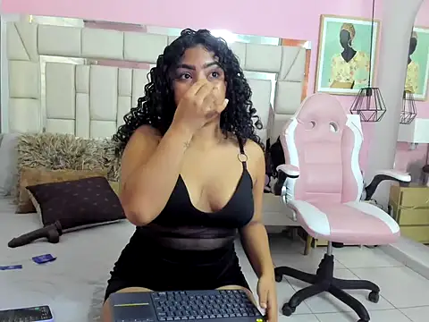 candy hotxx  online show from December 19, 8:16 pm