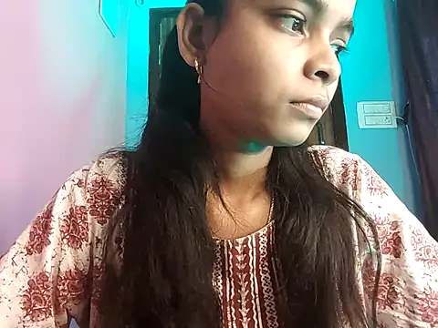 Snapshot of Maira_00 chatting on December 15, 6:28 am Maira 00 online show from December 15, 6:28 am