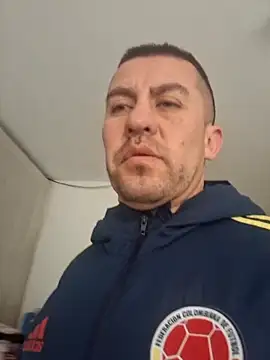 Snapshot of Monitoivan chatting on December 18, 7:53 pm Monitoivan online show from December 18, 7:53 pm