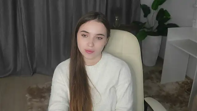 Snapshot of SachikoStratis chatting on December 18, 8:31 am SachikoStratis online show from December 18, 8:31 am