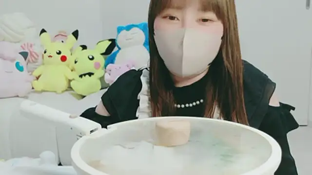 yuyuchan   online show from April 23, 10:03 am