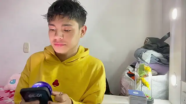 Andy Belier23 online show from April 21, 3:39 pm