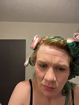 bluntbeautyxo online show from April 3, 3:15 am
