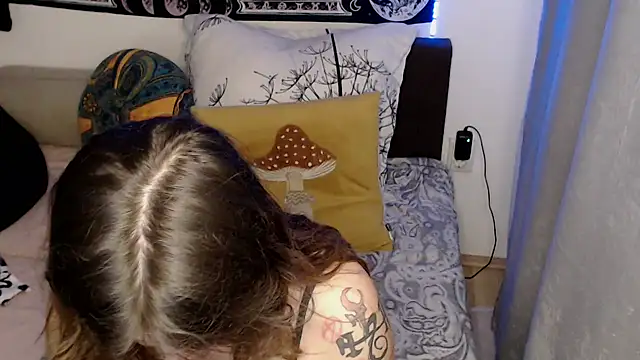 AlienforTwenty online show from April 21, 4:34 pm