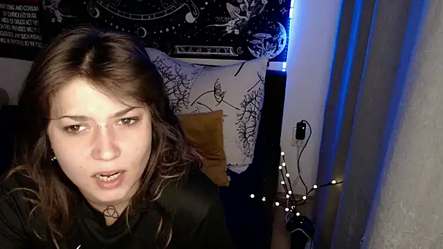 AlienforTwenty online show from June 4, 2:39 am