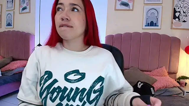 Celestee15  online show from April 7, 11:10 am