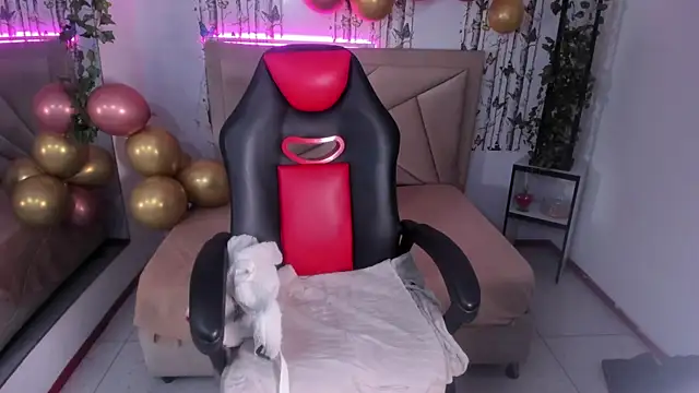 valeria dark  online show from April 21, 1:42 am