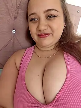 Snapshot of MMia_18 chatting on December 14, 2:33 pm MMia 18 online show from December 14, 2:33 pm