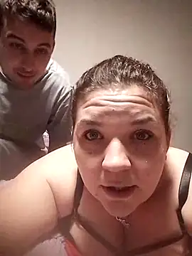 Snapshot of pschlueter07 chatting on December 18, 12:27 am pschlueter07 online show from December 18, 12:27 am