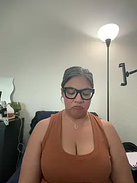 BettyWhispers online show from May 4, 8:49 pm