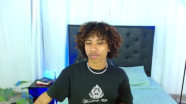 angelll18  online show from February 26, 9:36 pm