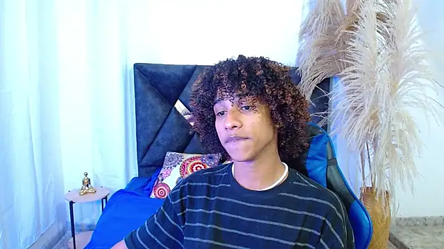 angelll18  online show from March 23, 8:35 pm