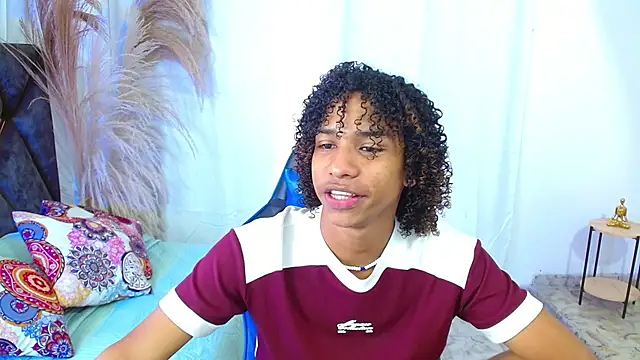 angelll18  online show from April 25, 8:39 pm