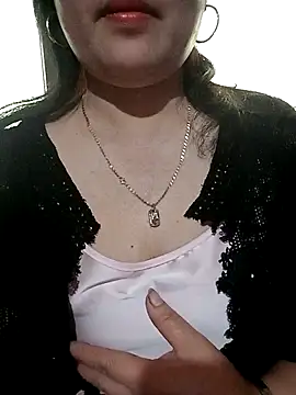 Snapshot of Dianna68 chatting on December 18, 5:35 am Dianna68 online show from December 18, 5:35 am