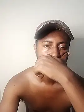 Snapshot of golosos2331 chatting on December 13, 8:36 pm golosos2331 online show from December 13, 8:36 pm