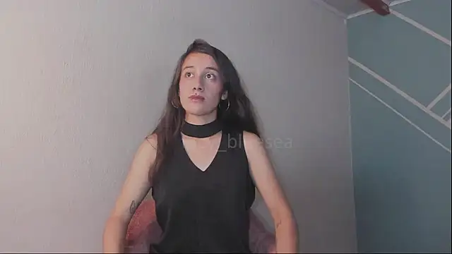 Lucy-Bluesea online show from April 8, 9:26 pm