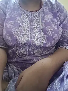 Snapshot of ruhi84122 chatting on July 22, 8:50 am ruhi84122 online show from July 22, 8:50 am