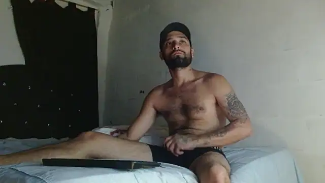 Snapshot of Alex_Flame_ chatting on April 9, 11:43 pm Alex Flame online show from April 9, 11:43 pm