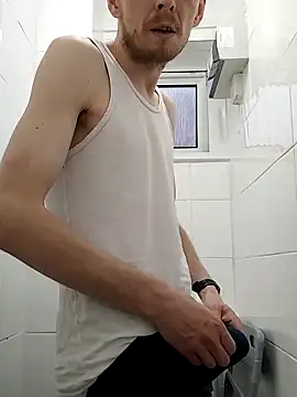 CrookedBunk3527 online show from December 15, 9:35 am