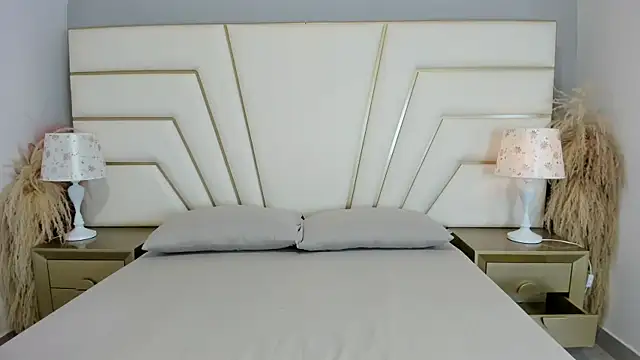 Zara Vidal online show from December 20, 12:29 am