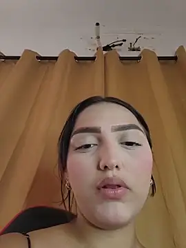 Snapshot of Mia_em chatting on June 6, 6:45 pm Mia em online show from June 6, 6:45 pm