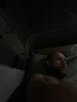 Snapshot of SparkledExtern chatting on March 7, 10:56 am SparkledExtern online show from March 7, 10:56 am