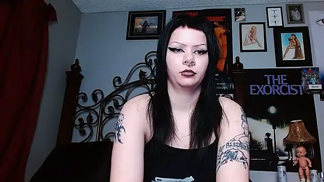 Snapshot of Bettieee_Agura chatting on December 18, 1:22 am Bettieee Agura online show from December 18, 1:22 am