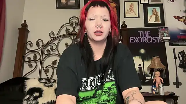 Snapshot of Bettieee_Agura chatting on January 7, 11:40 pm Bettieee Agura online show from January 7, 11:40 pm