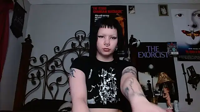 Snapshot of Bettieee_Agura chatting on February 3, 10:04 pm Bettieee Agura online show from February 3, 10:04 pm