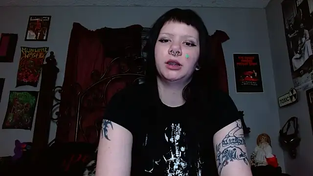 Snapshot of Bettieee_Agura chatting on March 17, 1:43 am Bettieee Agura online show from March 17, 1:43 am