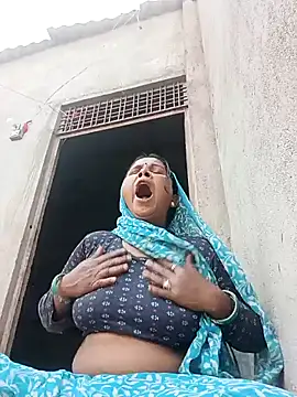 Shreya pandit online show from April 20, 12:30 pm