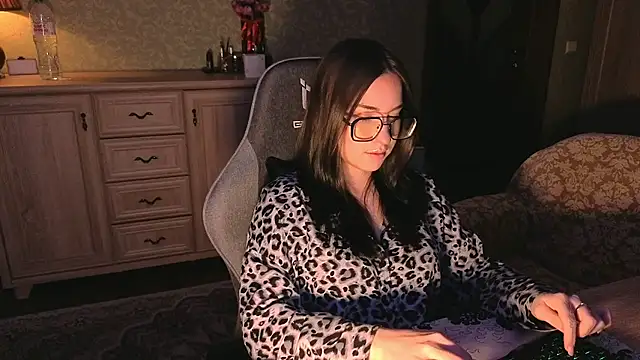 AnneAverry online show from March 2, 7:48 am