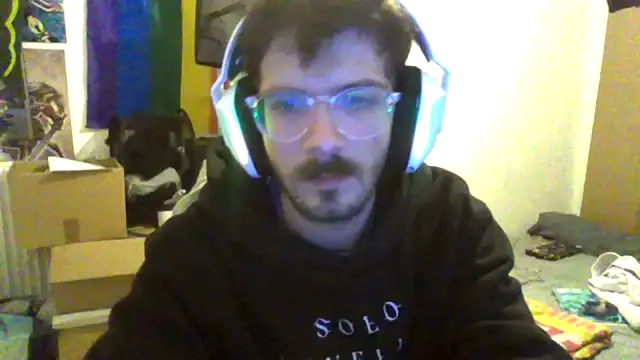 Snapshot of atreus69big chatting on May 16, 7:34 pm atreus69big online show from May 16, 7:34 pm