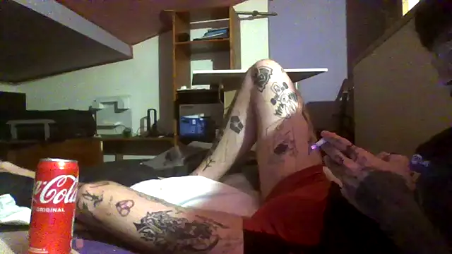 Snapshot of atreus69big chatting on June 11, 7:12 pm atreus69big online show from June 11, 7:12 pm