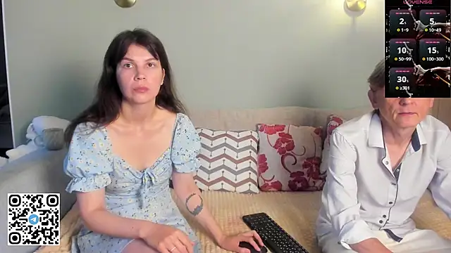 Snapshot of WeliosCouple chatting on July 24, 7:06 am WeliosCouple online show from July 24, 7:06 am