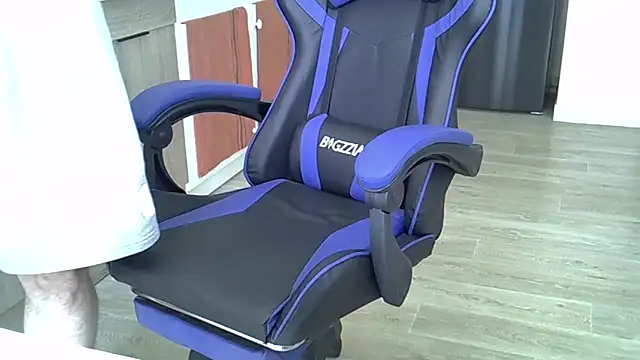 Zetros 15 online show from March 19, 12:20 pm