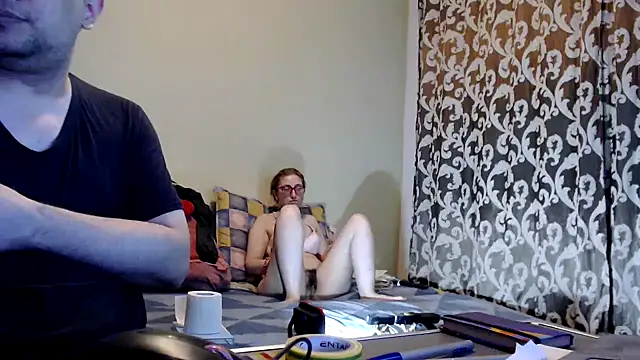 yunis32 online show from March 20, 6:20 pm