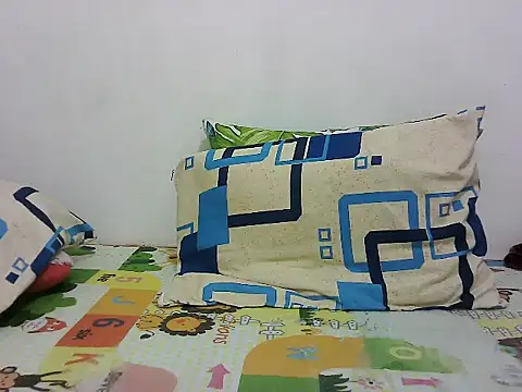 Snapshot of Wetnwild34xx chatting on March 4, 1:22 am Wetnwild34xx online show from March 4, 1:22 am