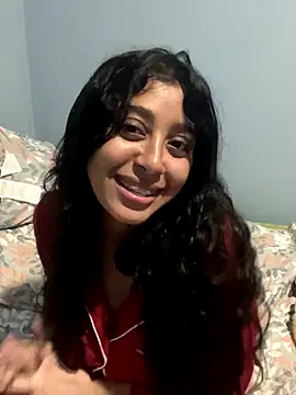 Snapshot of mimi_63 chatting on December 15, 11:36 am mimi 63 online show from December 15, 11:36 am