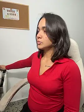 MiaMorenoo online show from January 15, 3:49 pm