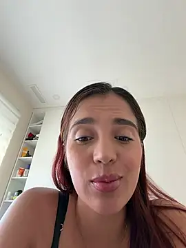 Snapshot of lara_beker chatting on April 27, 3:32 pm lara beker online show from April 27, 3:32 pm