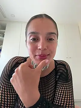 Snapshot of lara_beker chatting on May 4, 4:14 pm lara beker online show from May 4, 4:14 pm