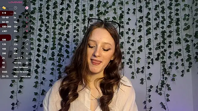 LisaBoddy online show from February 15, 12:14 pm