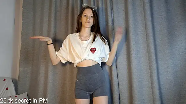 Snapshot of LisaBoddy chatting on May 13, 2:14 pm LisaBoddy online show from May 13, 2:14 pm