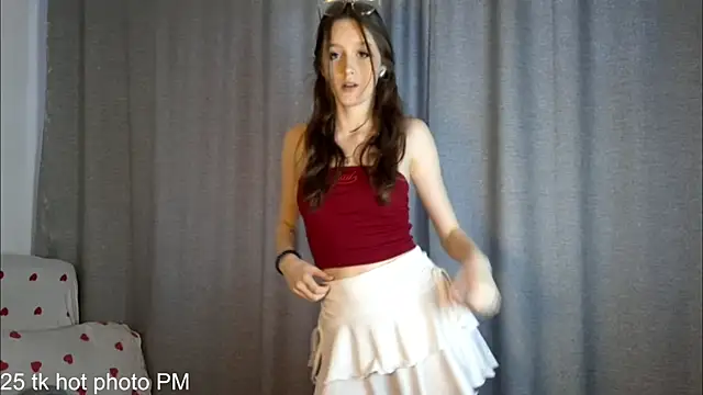 Snapshot of LisaBoddy chatting on May 27, 2:03 pm LisaBoddy online show from May 27, 2:03 pm
