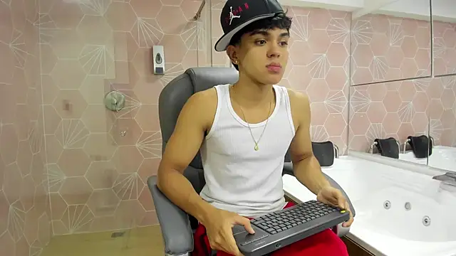  TaylorBlack online show from April 22, 11:45 am