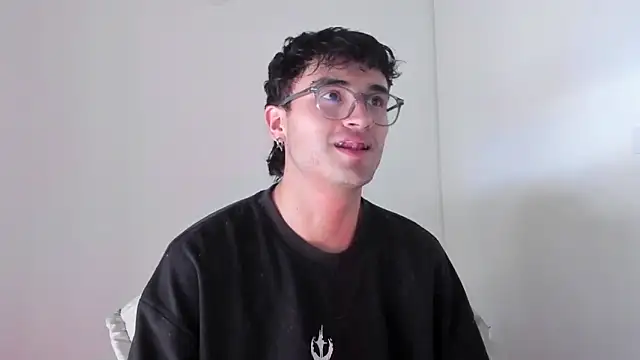 charlie dicker online show from February 5, 3:49 pm