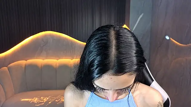 Tifany Tx online show from April 1, 1:01 pm