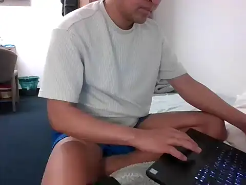 sweetpinoy2027 online show from February 1, 5:17 am